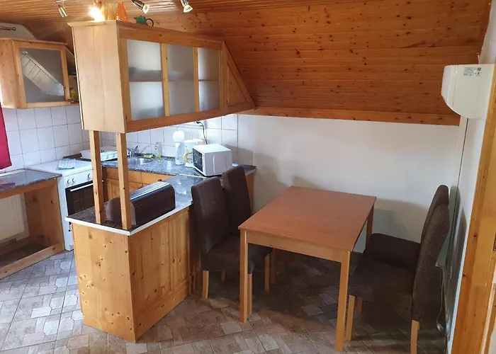 Vilmos Pince Fogado Дом отдыха *